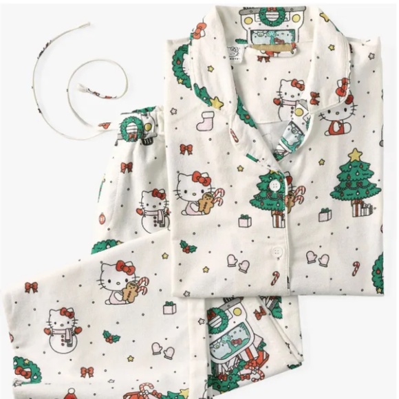 Hello Kitty Organic Flannel Christmas Pajama Set - Pottery Barn Teen - Picture 2 of 5
